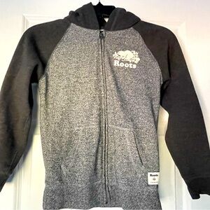 Roots Canada full zip kids sweatshirt - excellent condition. Size M- 7/8